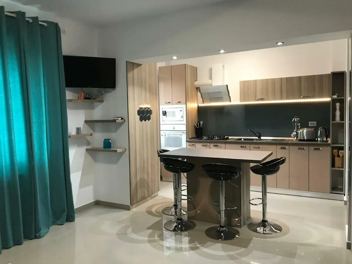 Luxury Flat 9 Near Metro Apartment Bucharest